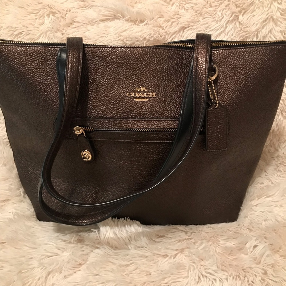 Brown coach “Taylor” tote